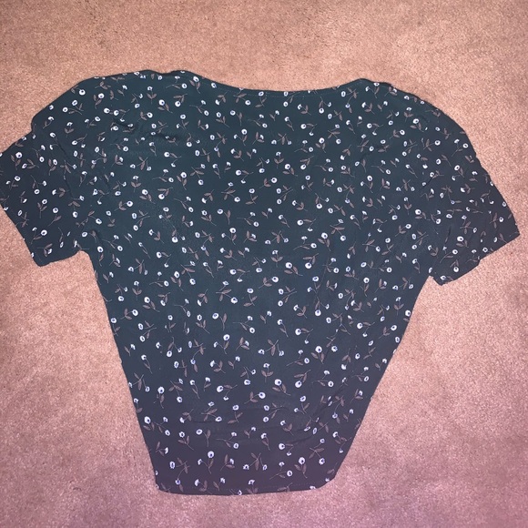 SOLD❌Brandy Melville Green Flower Rae Wrap Top - Picture 7 of 8